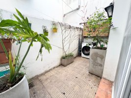 Apartment for Sale: 3 Rooms with Patio