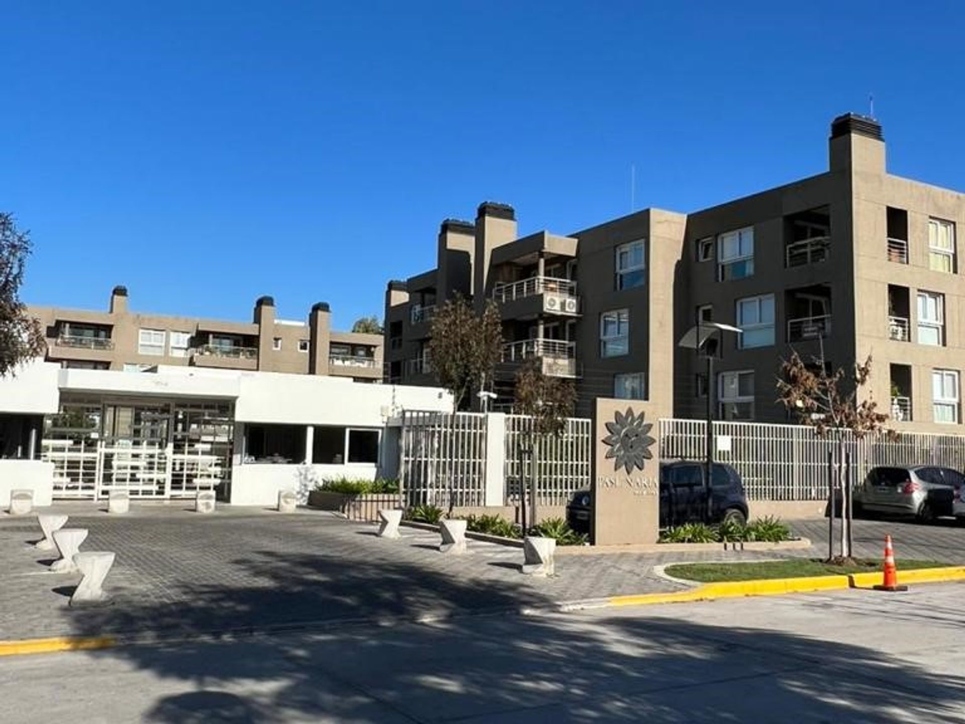 VENTA - PASIONARIA MARTINEZ - AMENITIES - 2 Coch