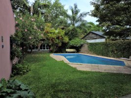 Casa 4 dorm + dep + Playroom+ jardin+ Pileta
