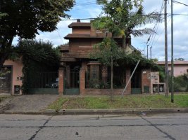 Casa 4 dorm + dep + Playroom+ jardin+ Pileta