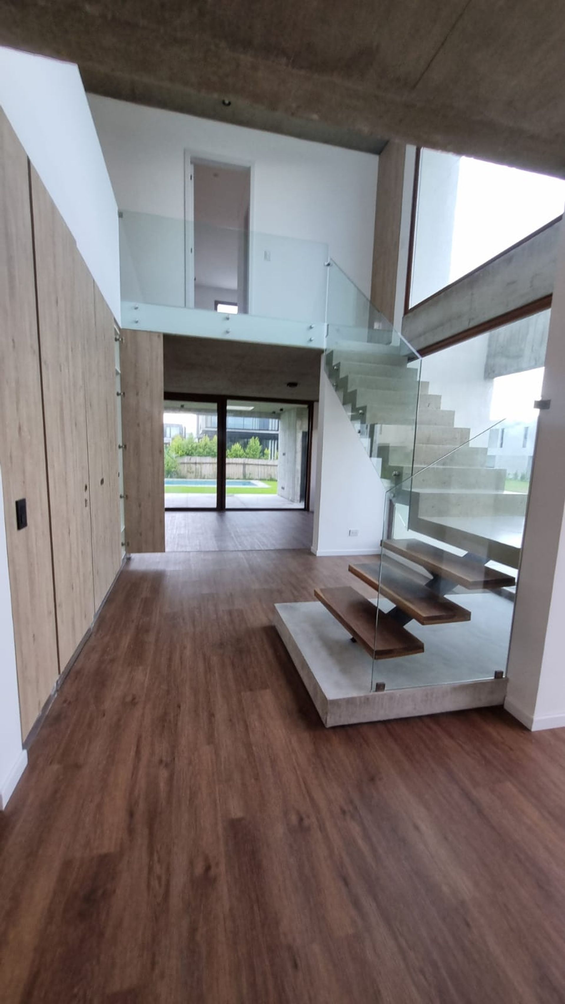 SALE HOUSE 5 ROOMS WITH DEP INTERNAL LOT CARPINCHOS