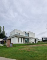 VENTA CASA 5AMB c/DEP LOTE INTERNO CARPINCHOS