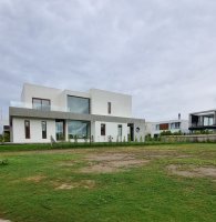 VENTA CASA 5AMB c/DEP LOTE INTERNO CARPINCHOS