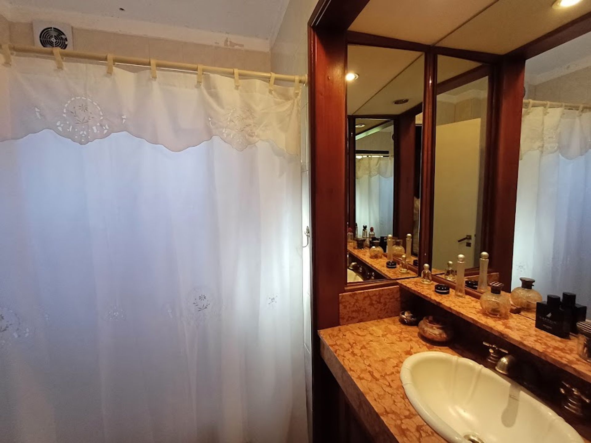 Venta Casa 7amb. Jardin Vicente Lopez APTOCREDITO