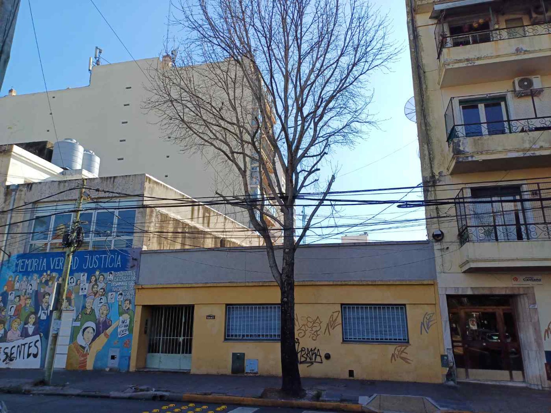 Venta Casa 7amb. Jardin Vicente Lopez APTOCREDITO