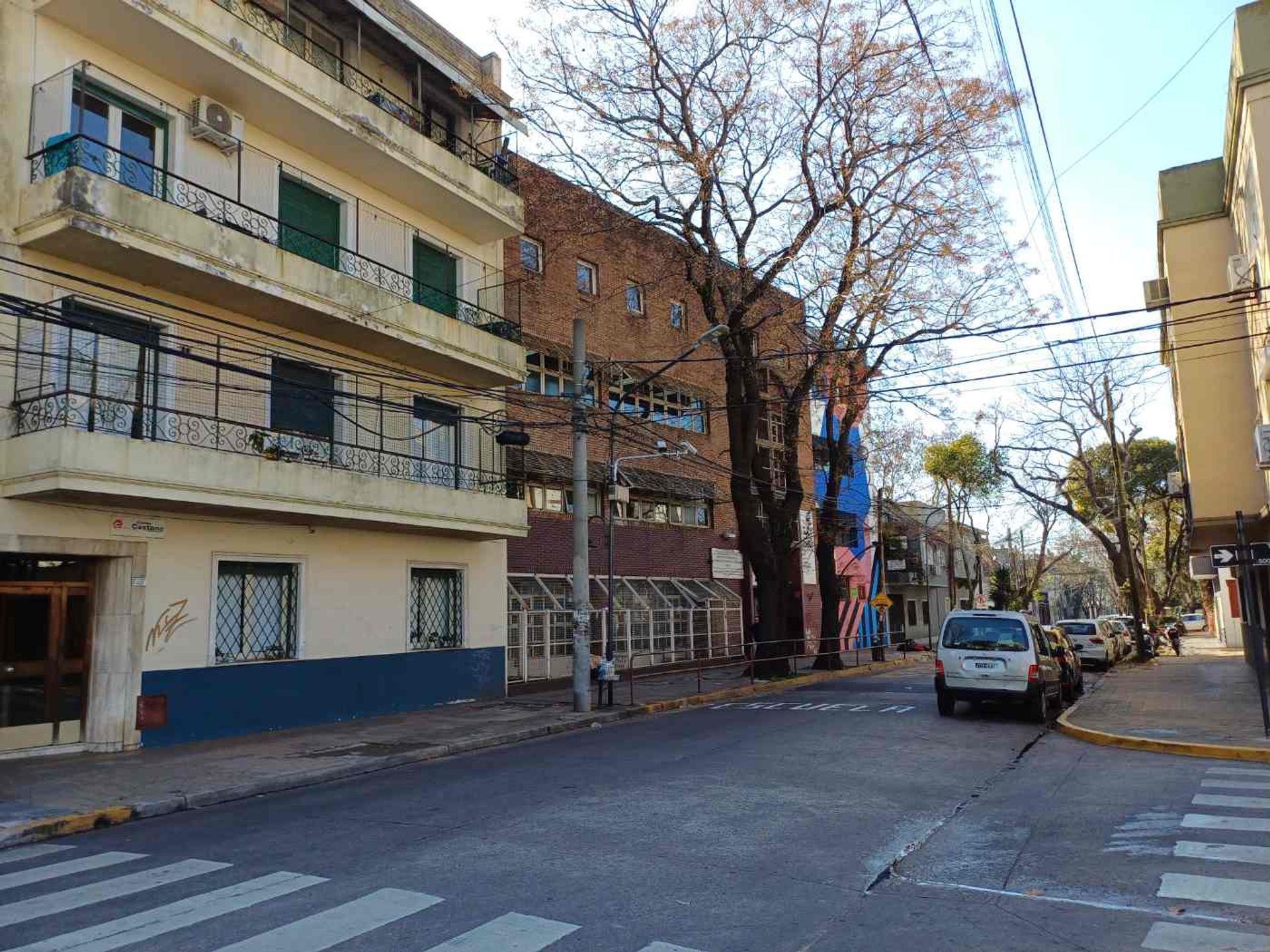 Venta Casa 7amb. Jardin Vicente Lopez APTOCREDITO