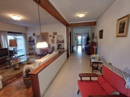 Venta Casa 7amb. Jardin Vicente Lopez APTOCREDITO