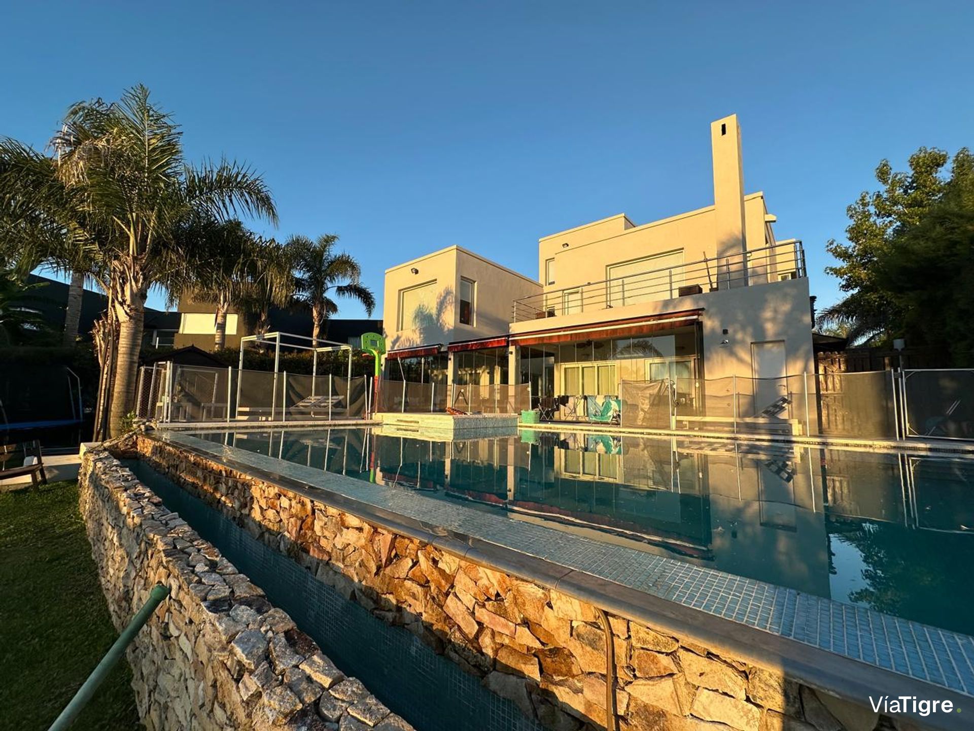CASA EN SAN ISIDRO LABRADOR A la laguna c amarra