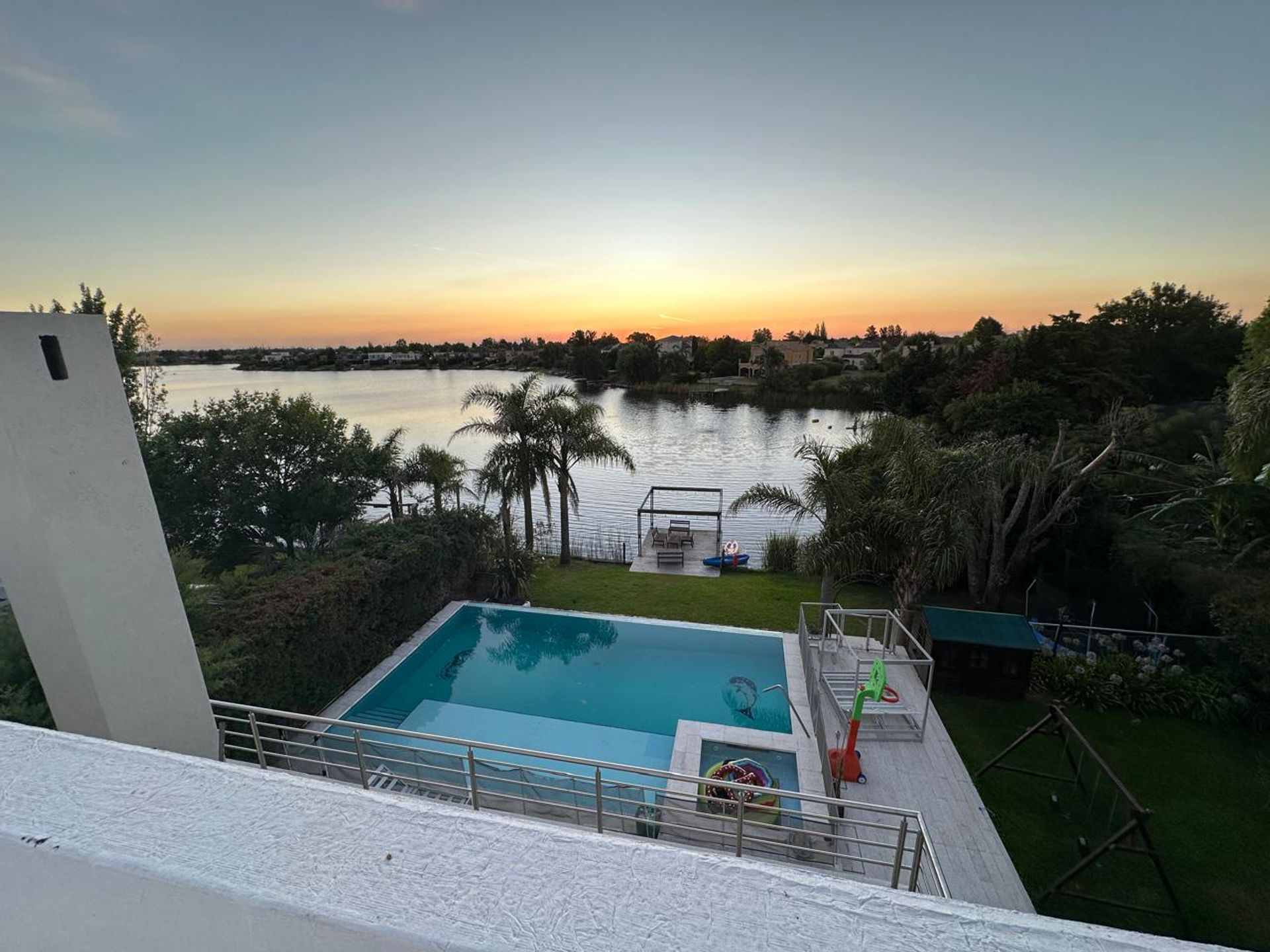 CASA EN SAN ISIDRO LABRADOR A la laguna c amarra