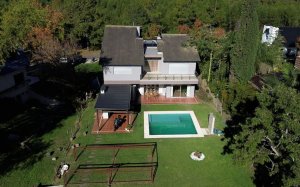 6‑room house for sale by the river, near Boatcenter Tigre