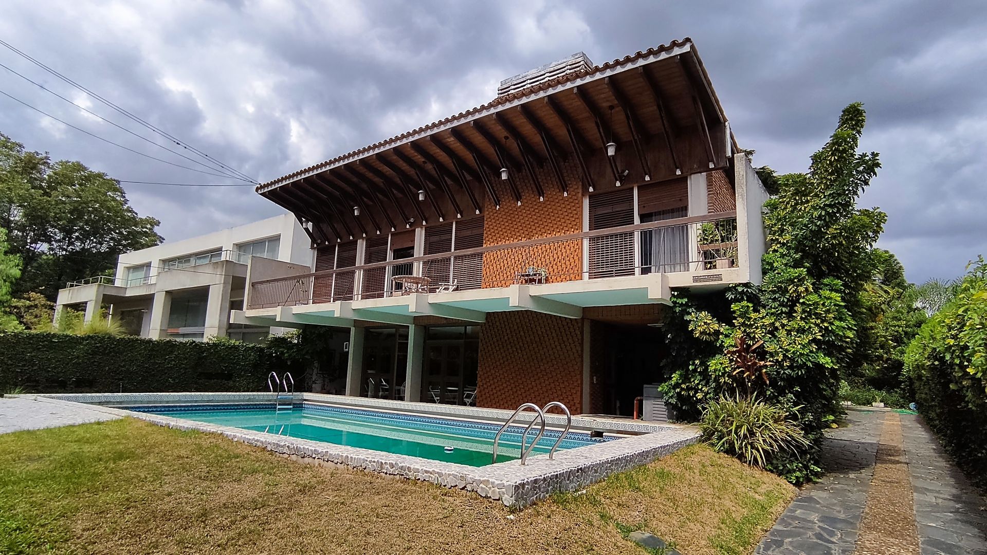 Venta Acassuso casa 6 amb. Perú y Libertador.