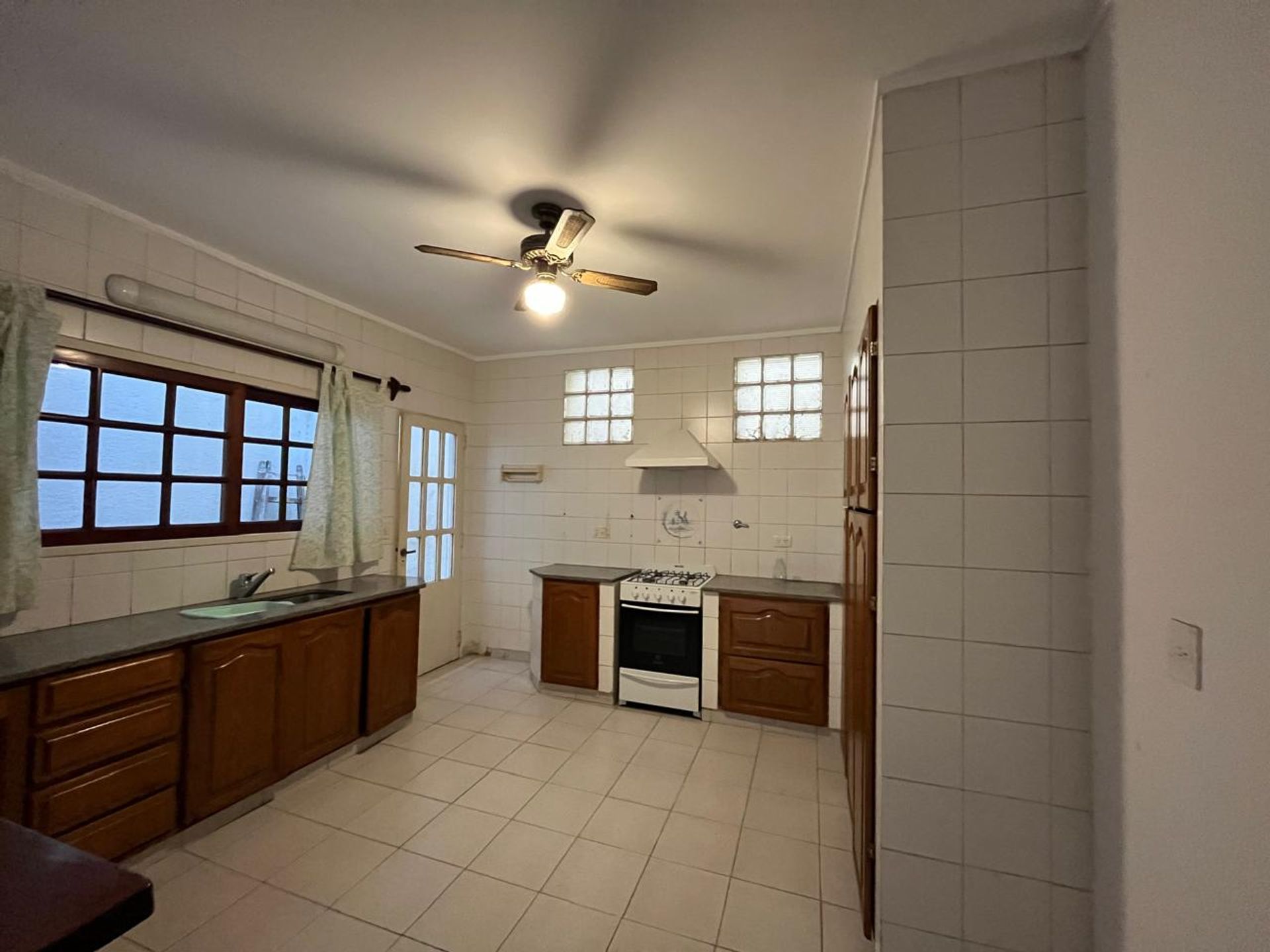 Casa En Venta 4 Dormitorios Cochera Vte Lopez