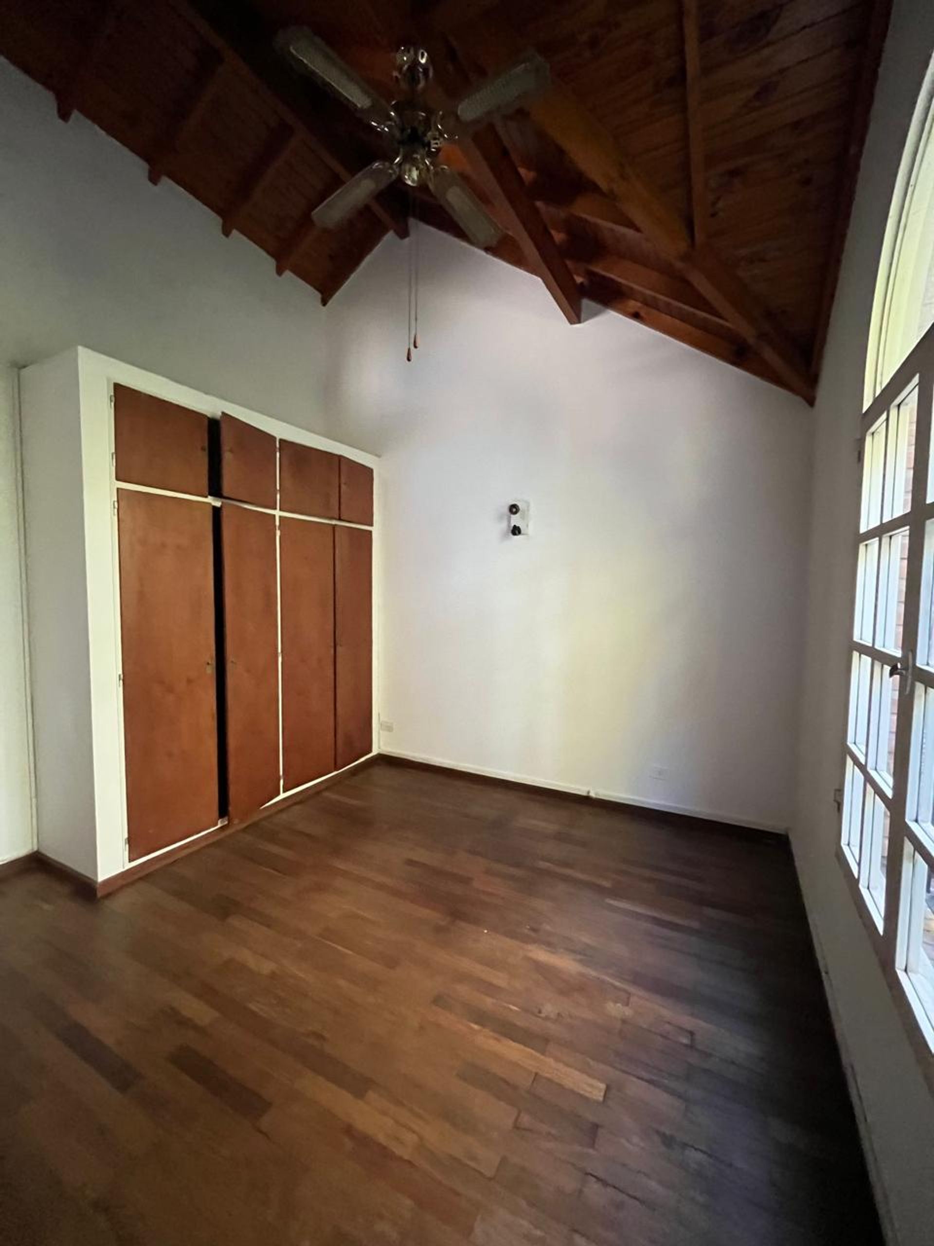 Casa En Venta 4 Dormitorios Cochera Vte Lopez