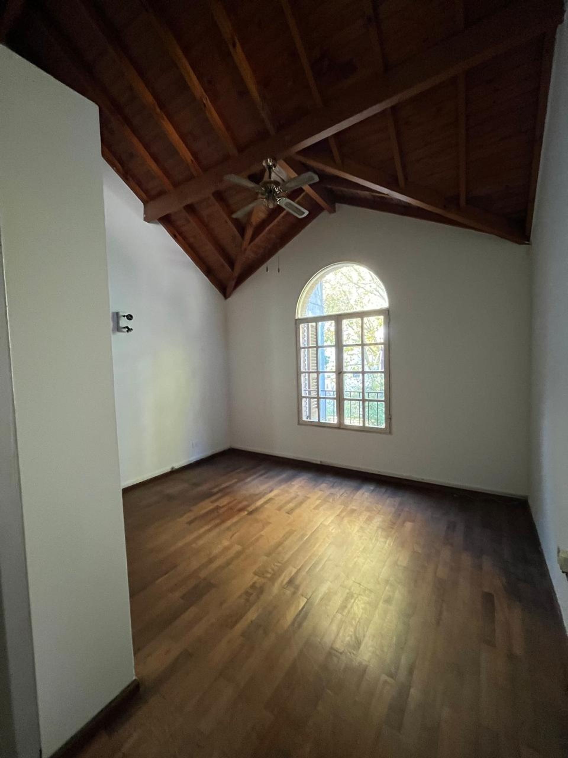 Casa En Venta 4 Dormitorios Cochera Vte Lopez