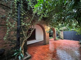 Casa En Venta 4 Dormitorios Cochera Vte Lopez