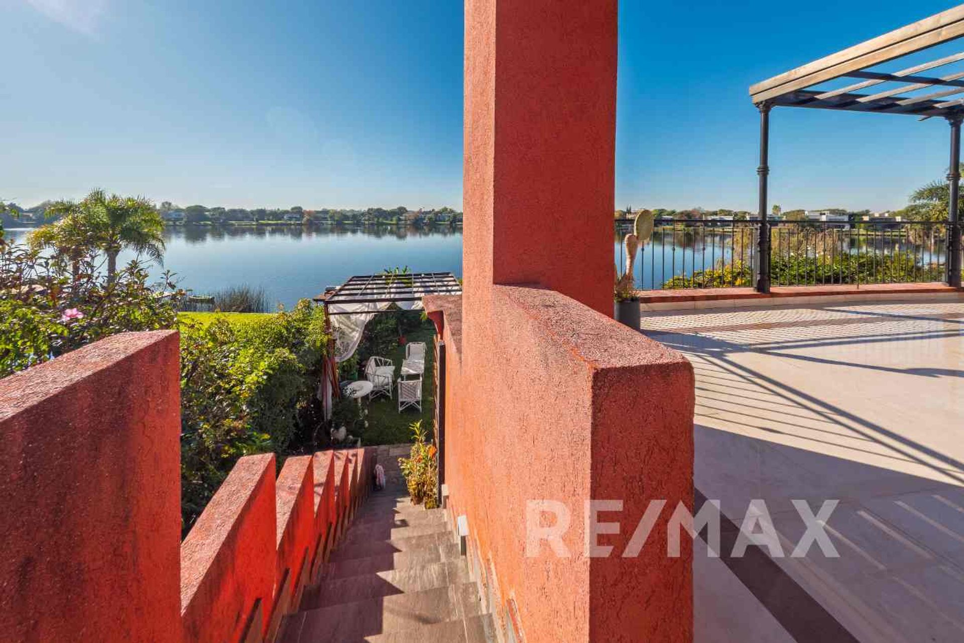Venta Casa San isidro Labrador a la laguna amarra