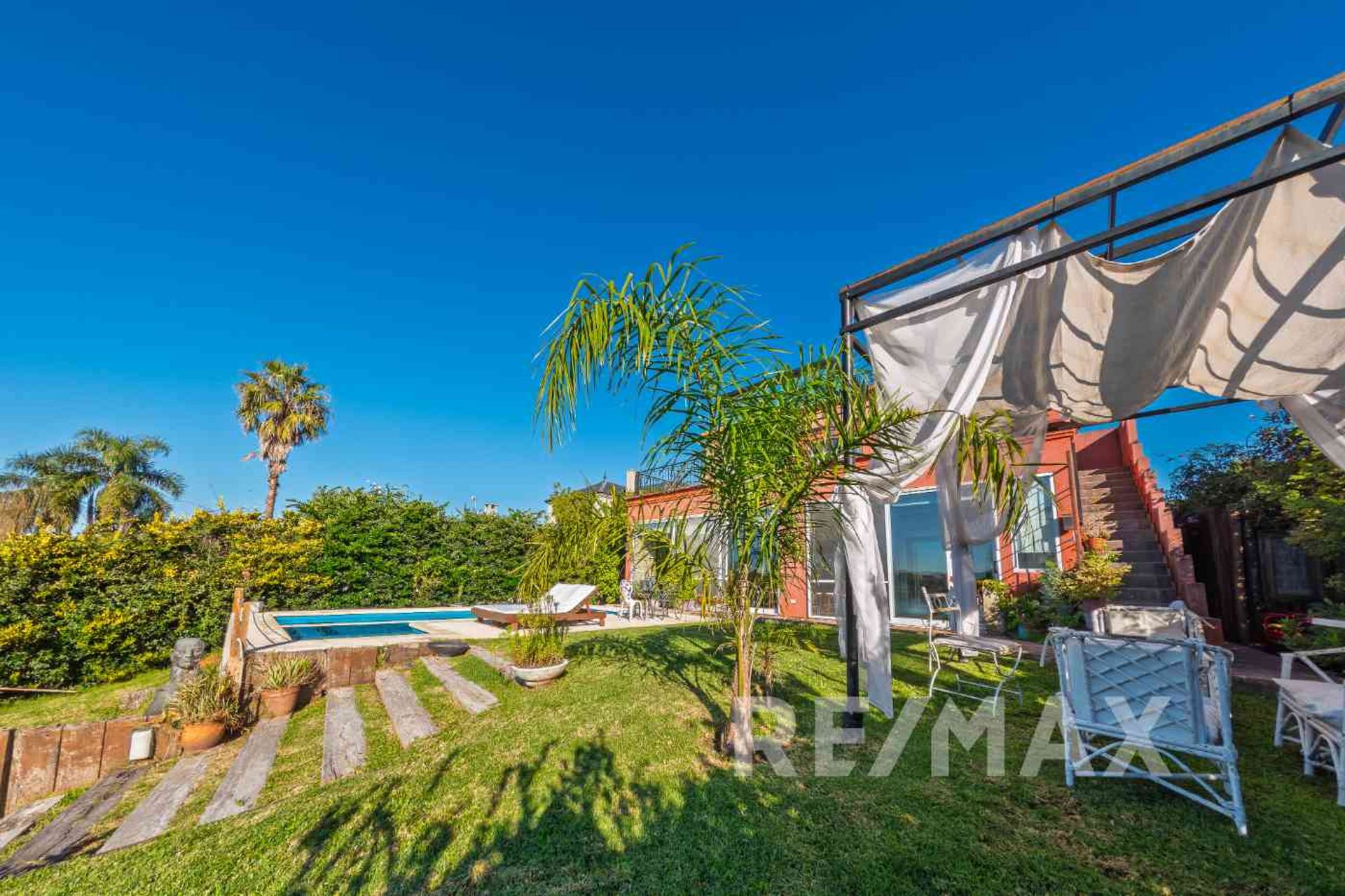 Venta Casa San isidro Labrador a la laguna amarra
