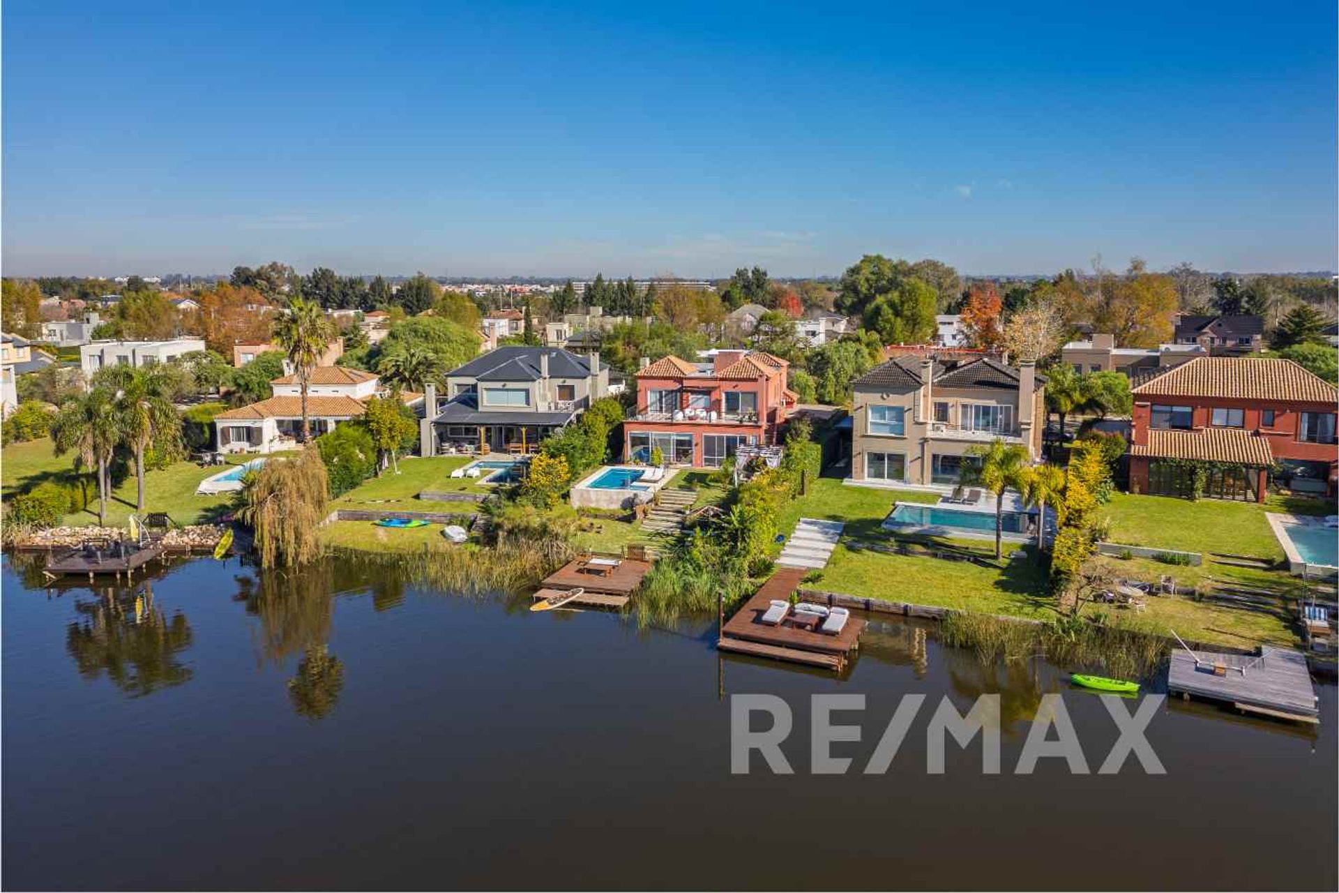 Venta Casa San isidro Labrador a la laguna amarra