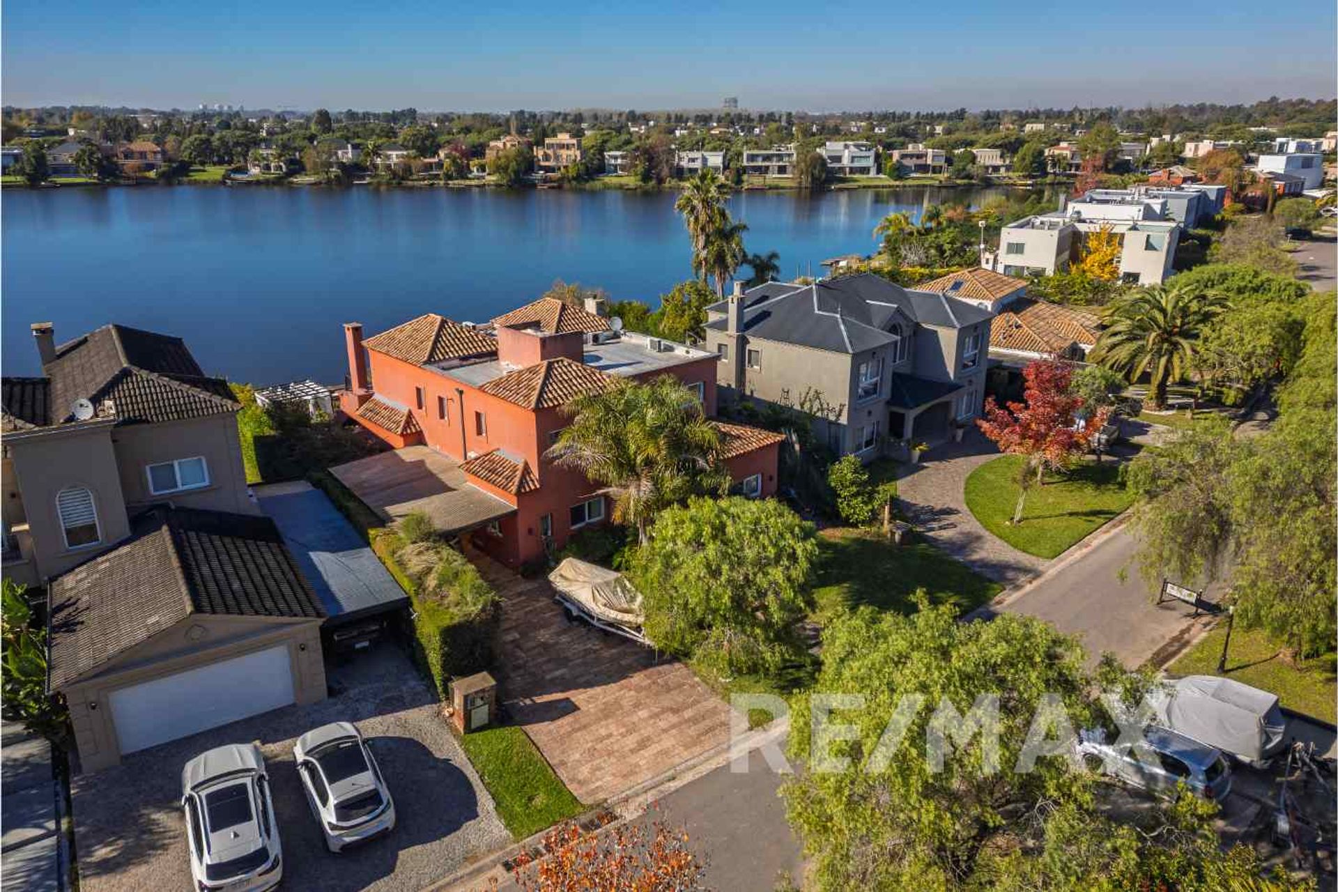 Venta Casa San isidro Labrador a la laguna amarra