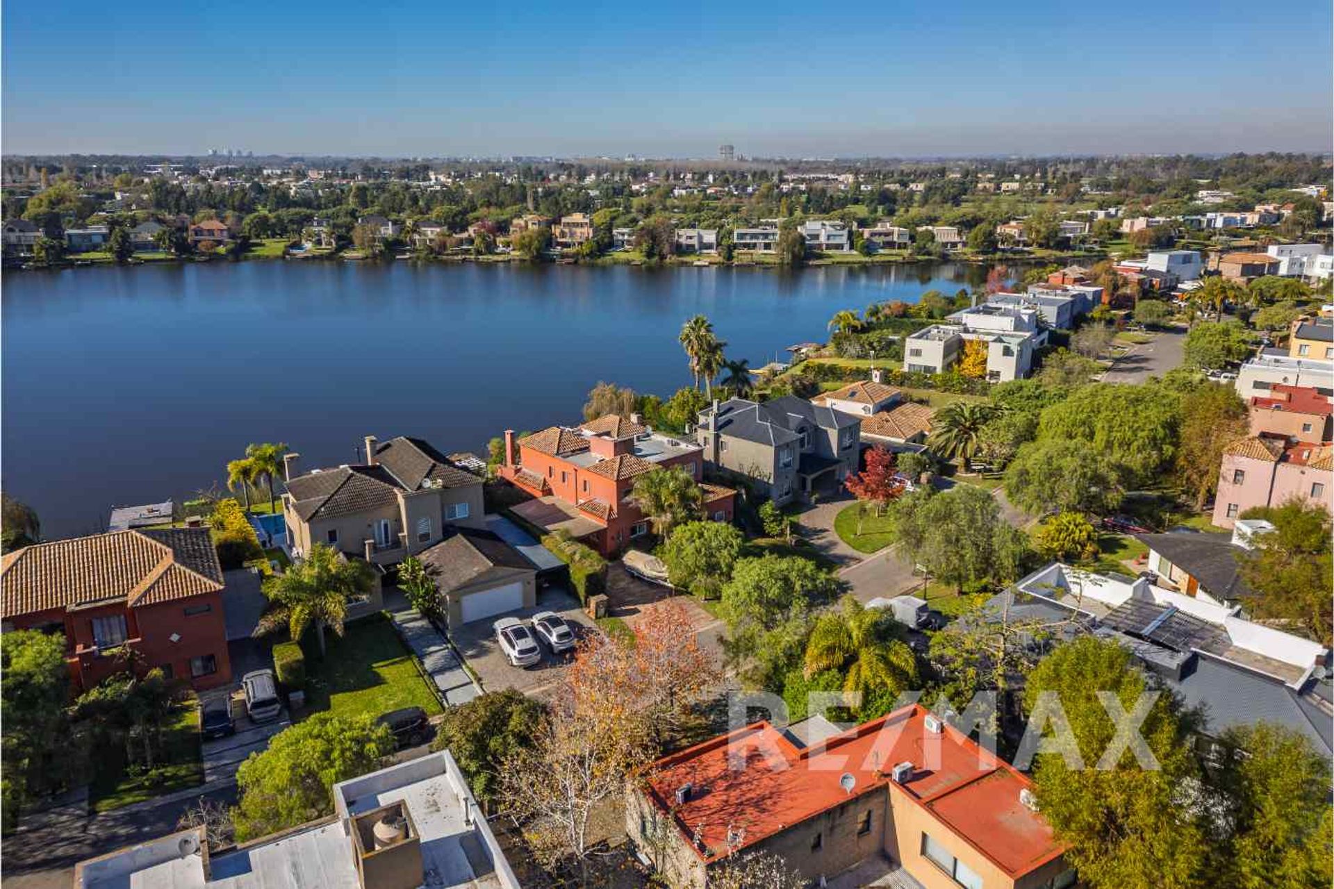 Venta Casa San isidro Labrador a la laguna amarra