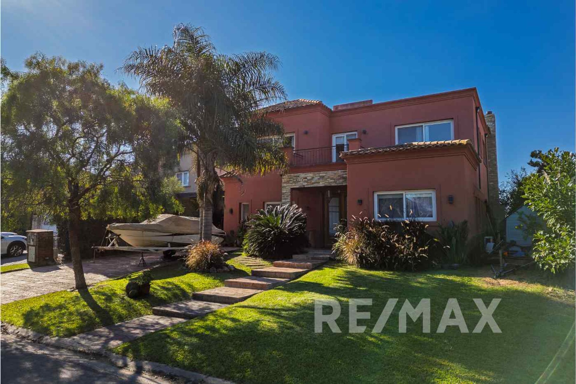 Venta Casa San isidro Labrador a la laguna amarra