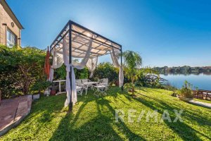 Venta Casa San isidro Labrador a la laguna amarra