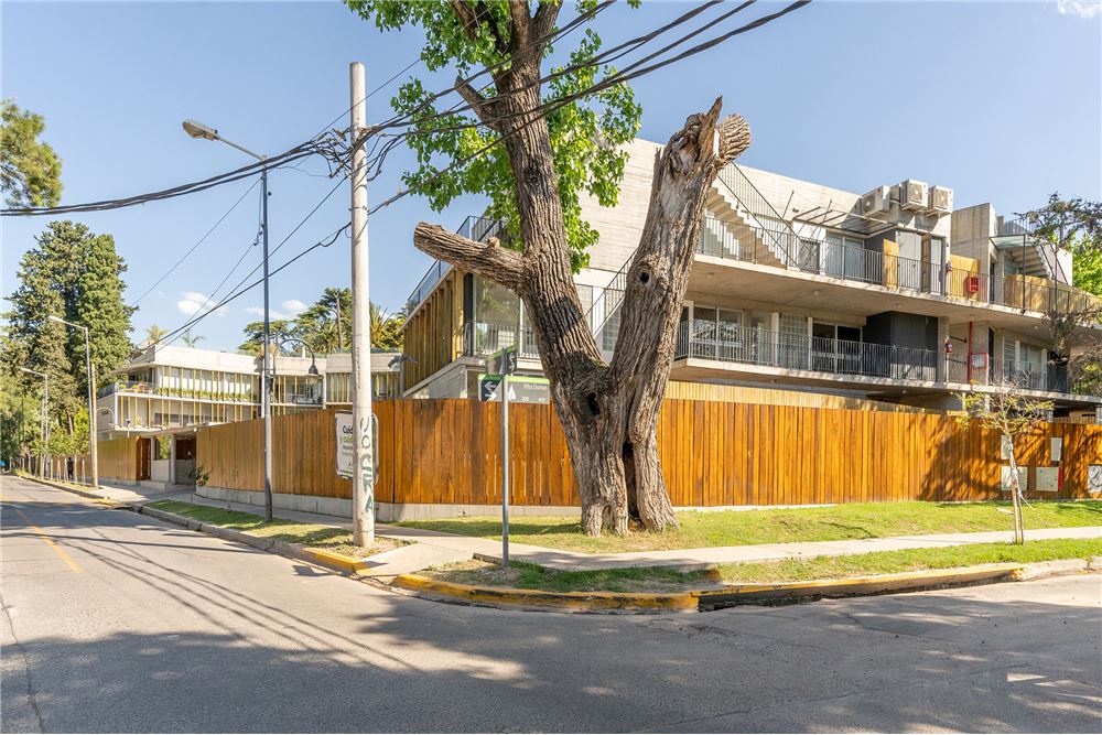 Venta Casa 4 Amb. Con Cochera En Om Punta Chica