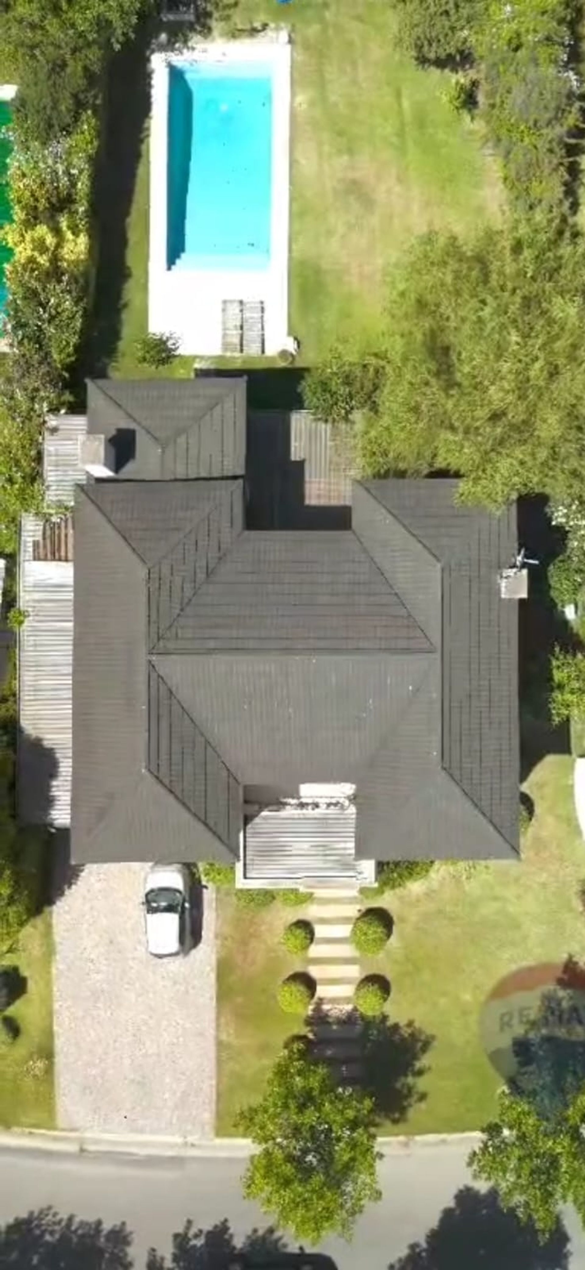 House for sale in San Isidro Labrador with fence