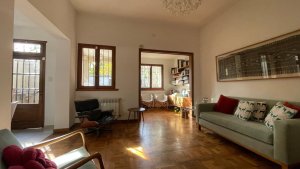 Casa c Jardín y play room– V. López, Florida