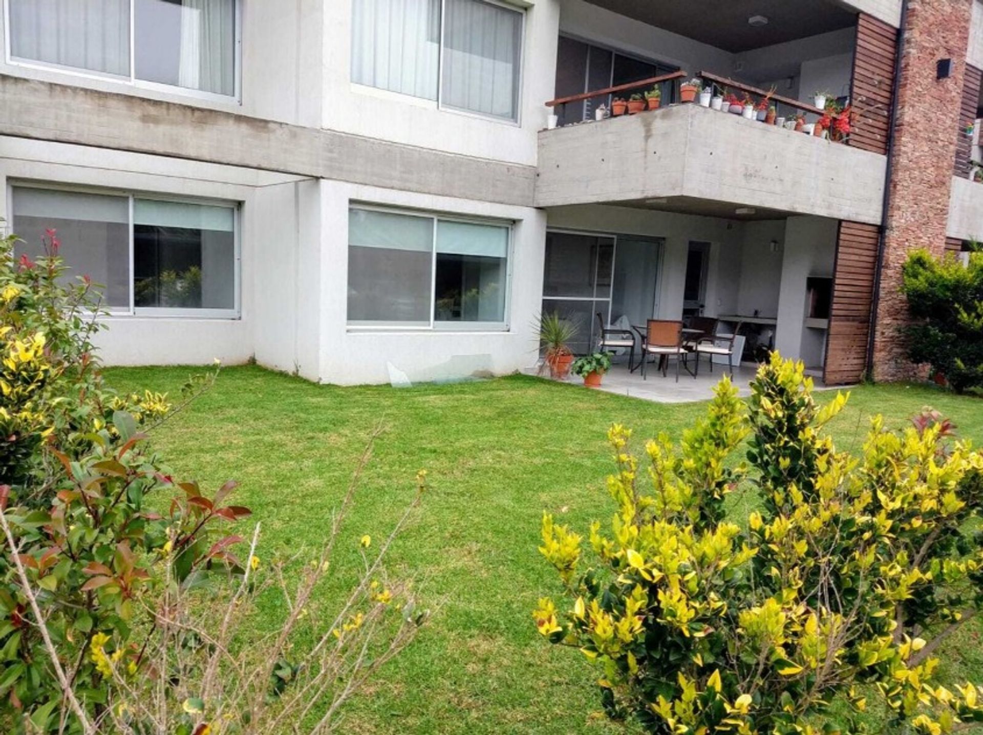 Venta 3 amb c/coch cub y jardin Altos de Benavidez