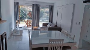 Sale of 3-room property with covered garage and garden, Altos de Benavidez