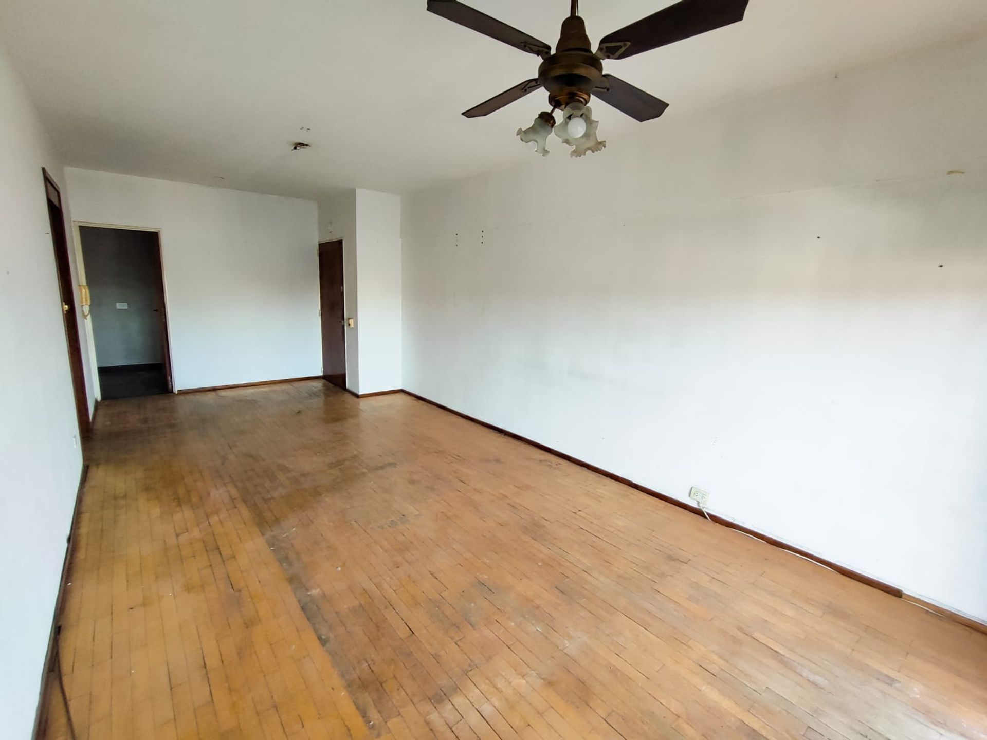 Venta De Departamento 3 Amb C/Cochera Vte Lopez