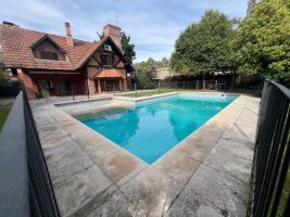 Casa en Venta barrio Las Glorias 4Amb