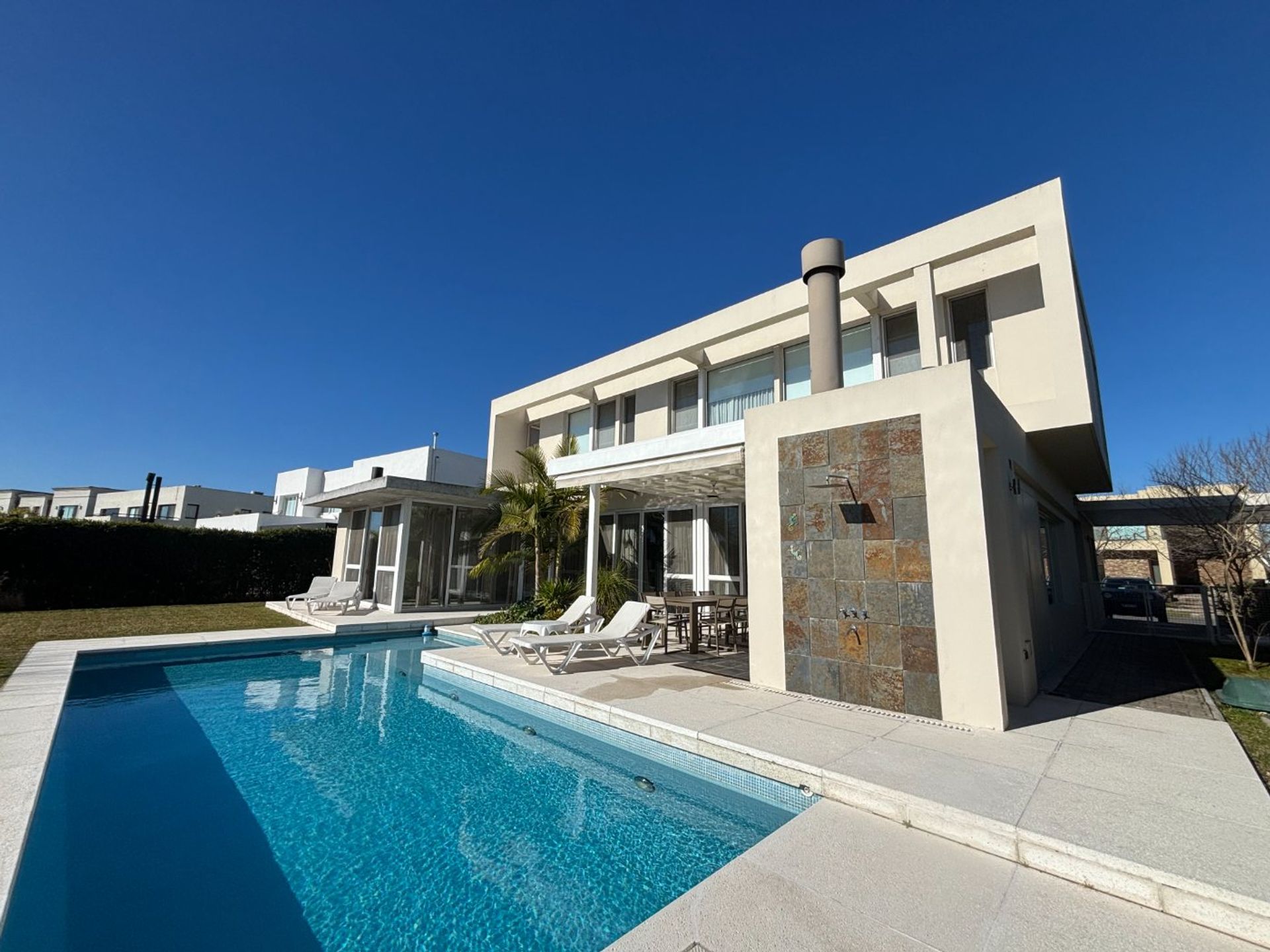 Venta Casa a la Laguna en Albanueva