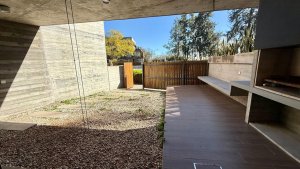 Alquiler Casa 4 Amb. Con Cochera En Om Punta Chica