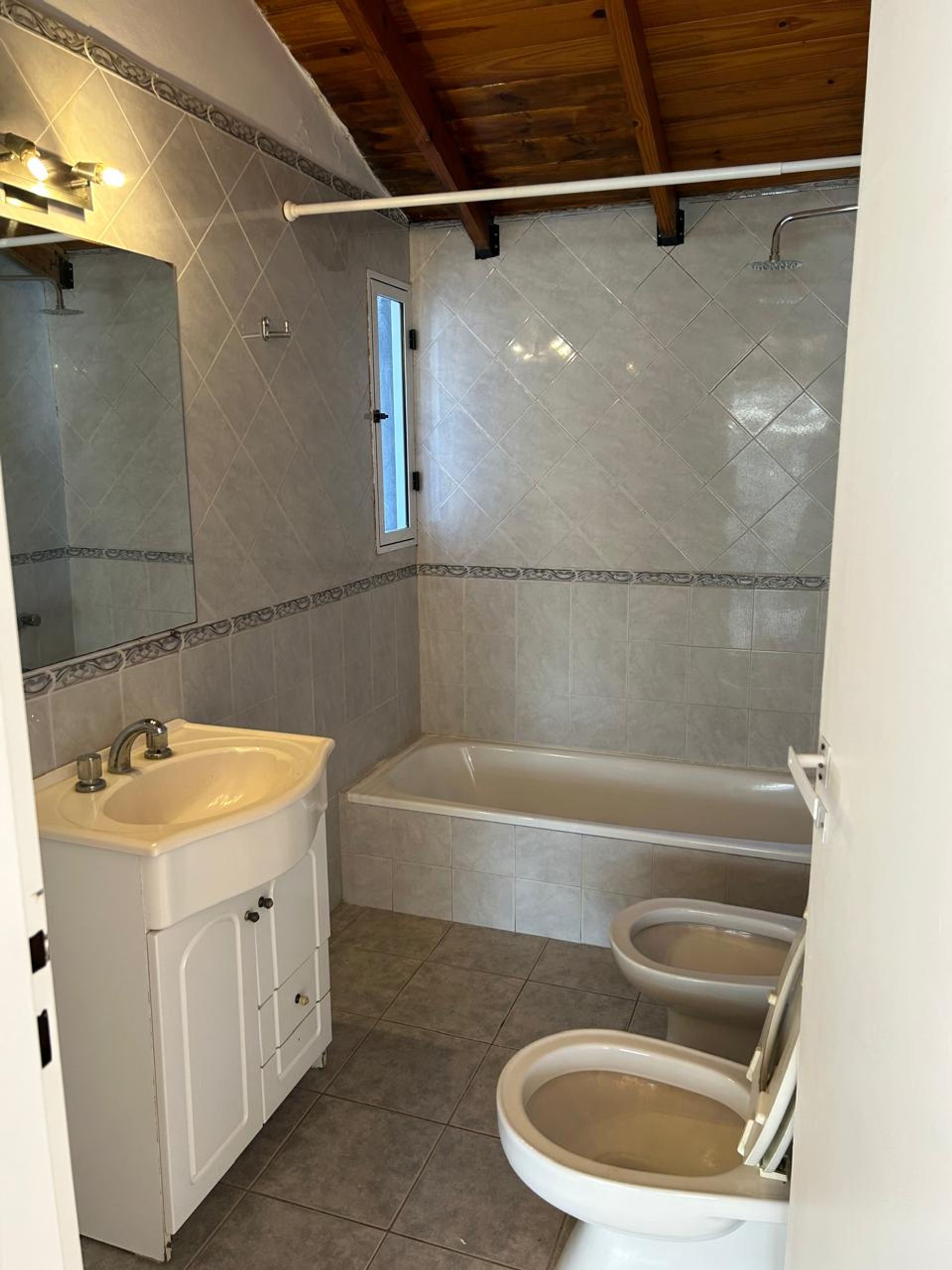 Venta Casa 2 Plantas Barrio Cerrado Facil Acceso