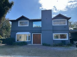 House for Sale, 2 Floors, Gated Neighborhood, Easy Access