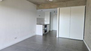 Studio Rental with Garage, Domus Parque