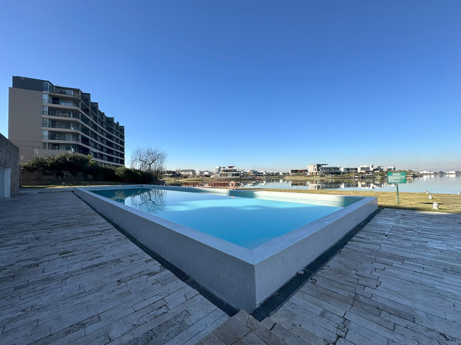 Venta Departamento 2 Amb Nordelta con Cochera