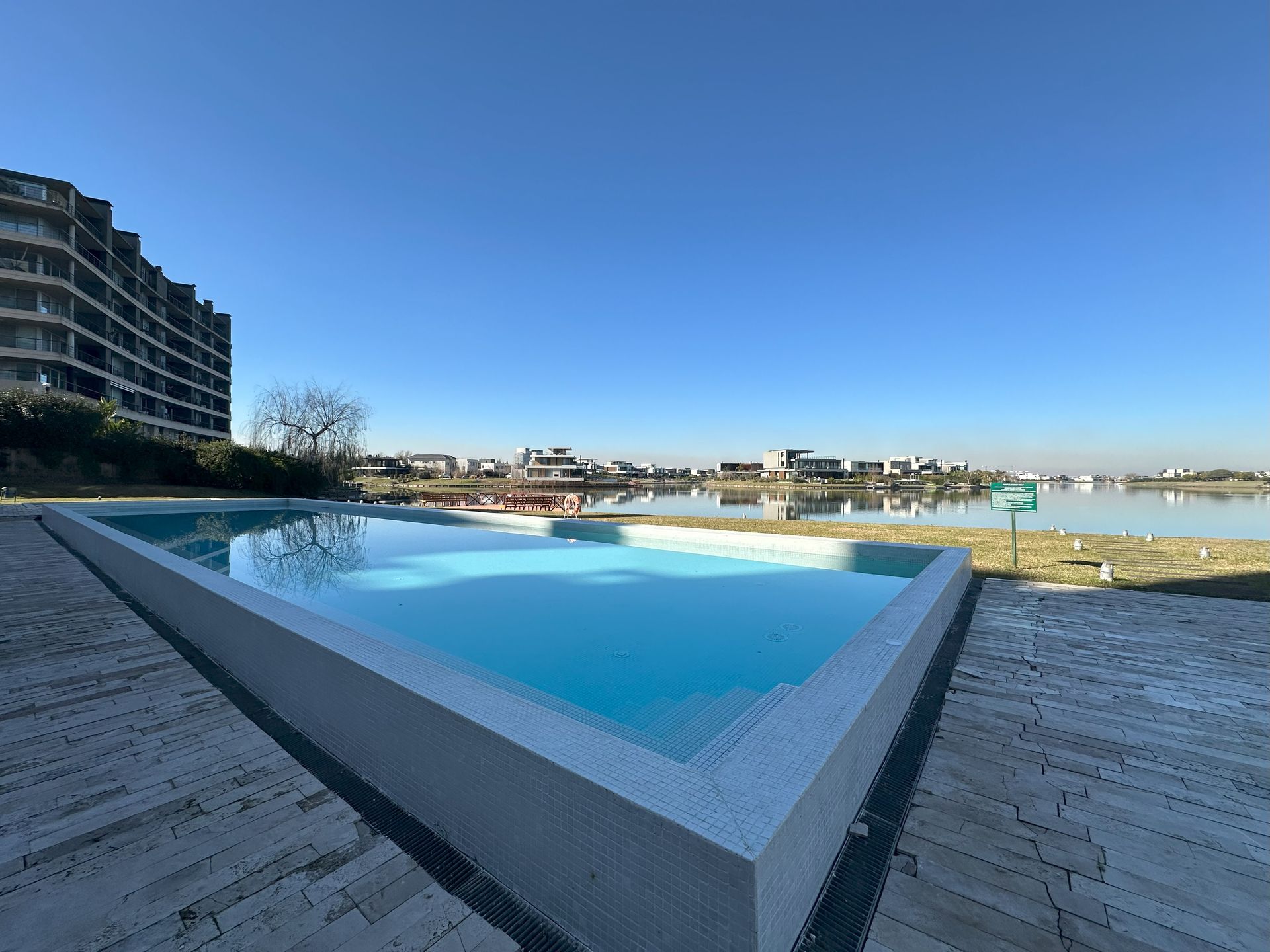 Venta Departamento 2 Amb Nordelta con Cochera