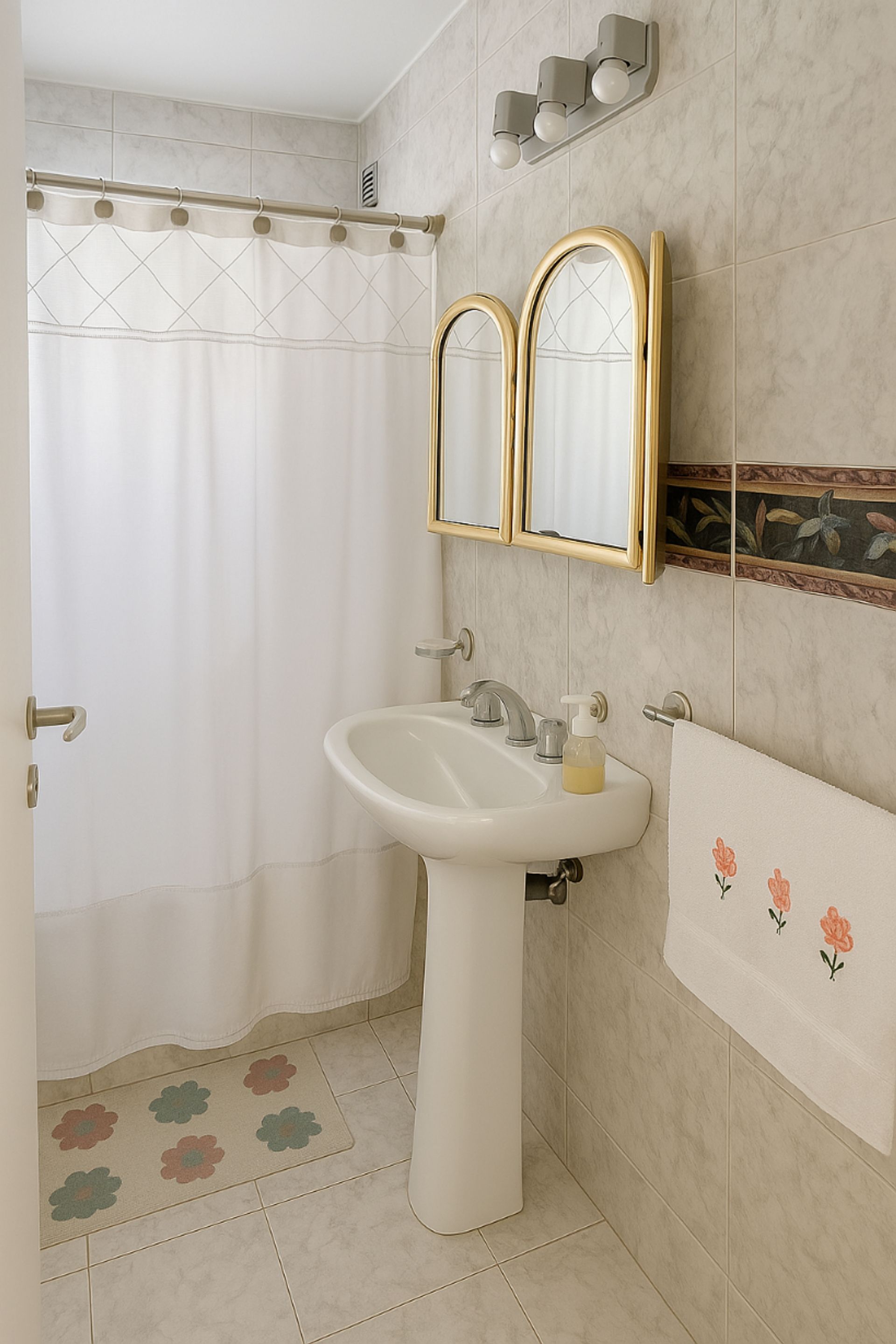 VENTA departamento 3 amb con balcón en Vte López