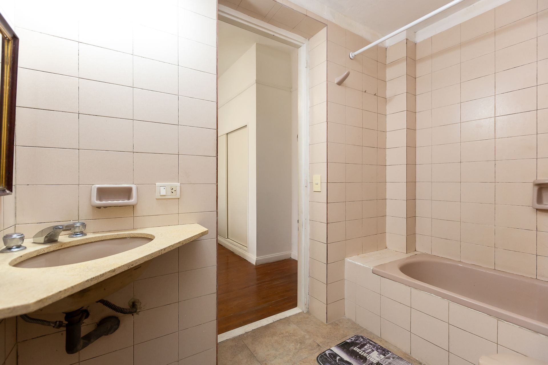 Venta Casa 4 ambientes. Florida. A refaccionar.