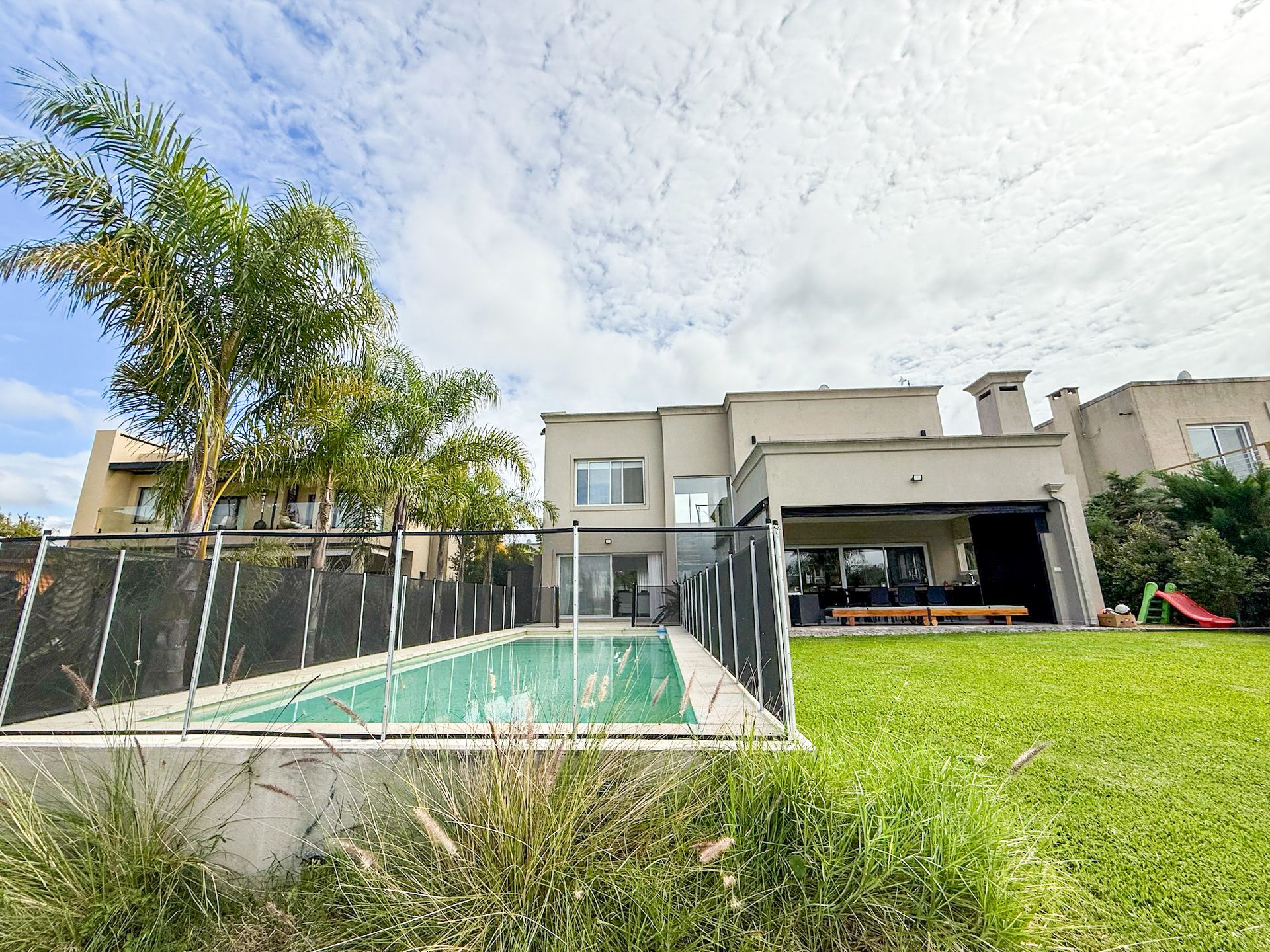 Casa En Venta A La Laguna En Villanueva San Benito