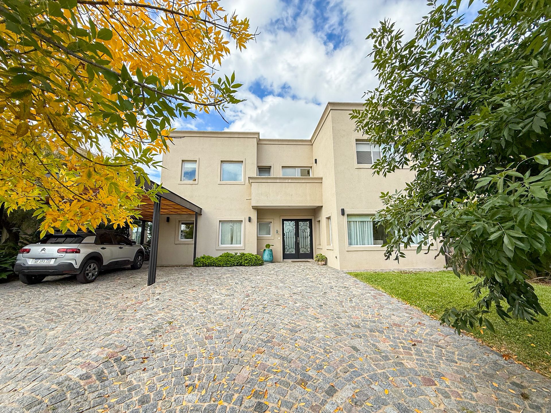 Casa En Venta A La Laguna En Villanueva San Benito