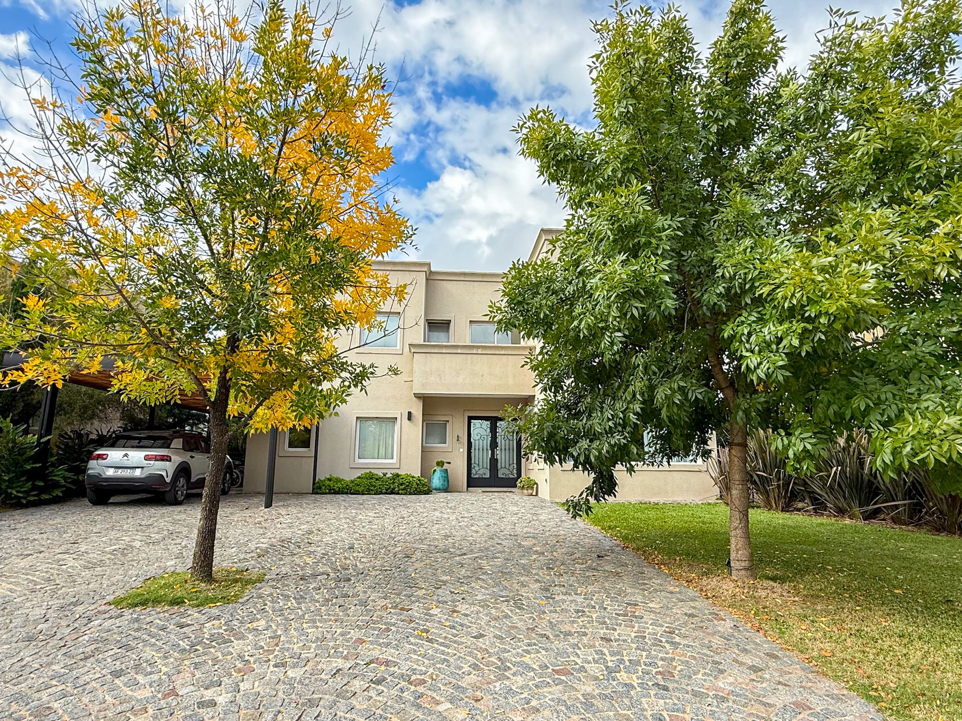 Casa En Venta A La Laguna En Villanueva San Benito