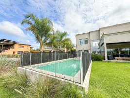 Casa En Venta A La Laguna En Villanueva San Benito