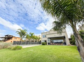Casa En Venta A La Laguna En Villanueva San Benito