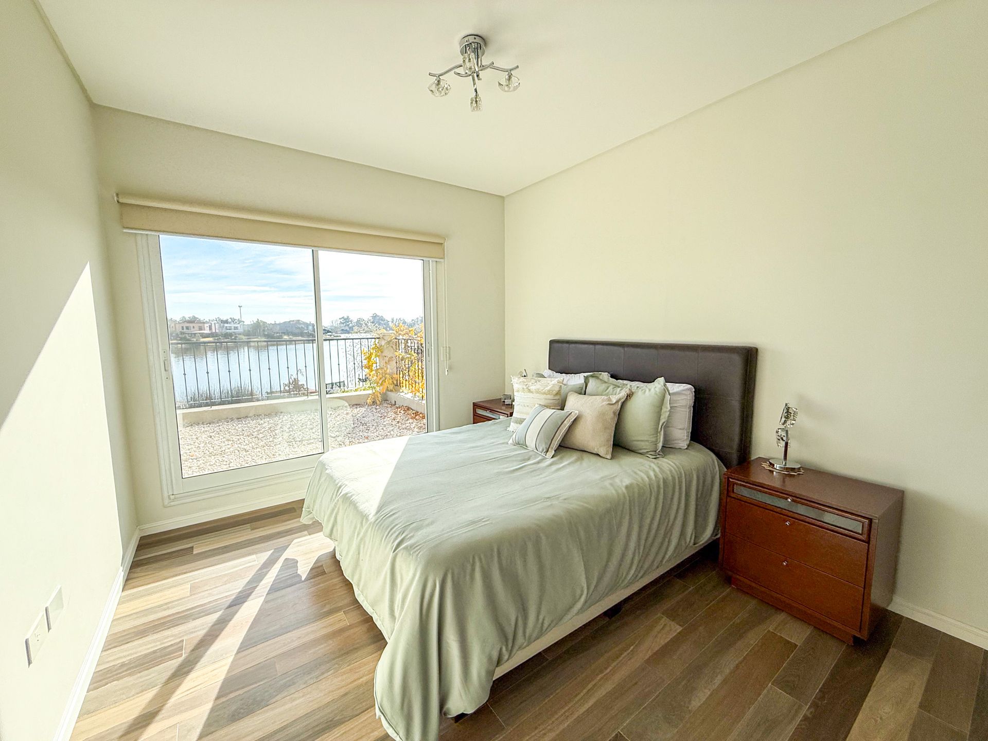 Casa A La Laguna En Venta En Villanueva San Benito