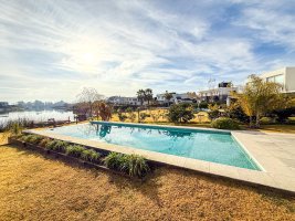 Casa A La Laguna En Venta En Villanueva San Benito