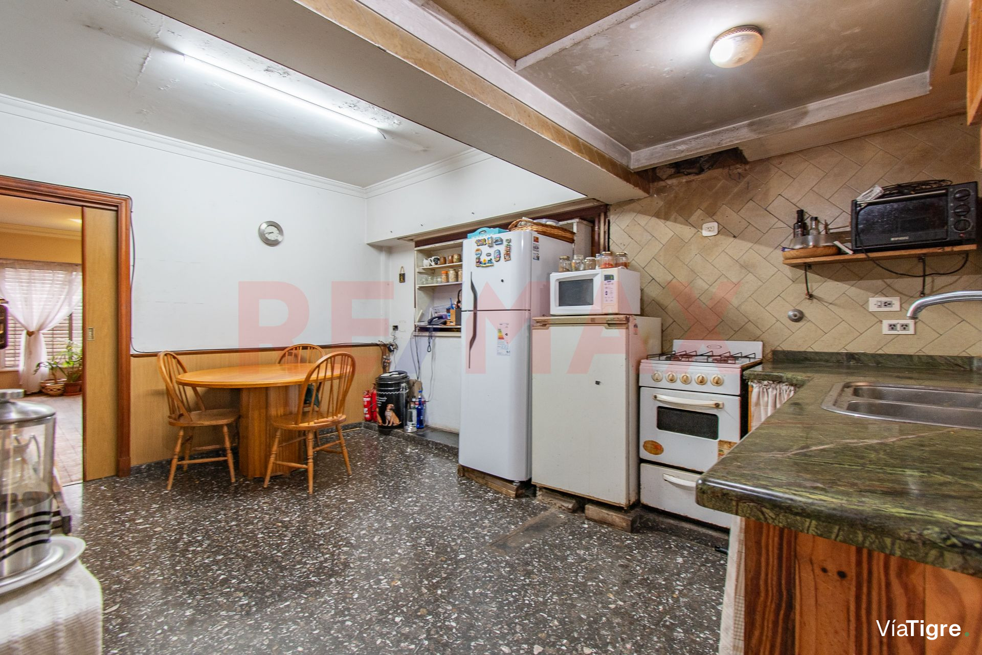 Venta Casa 3 amb y Depto con parque Florida Oeste